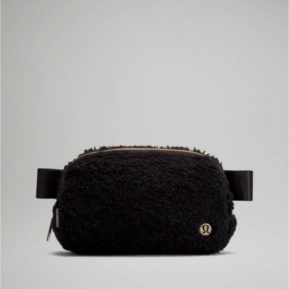 Lululemon Everywhere Belt Bag - Picture 1 of 8